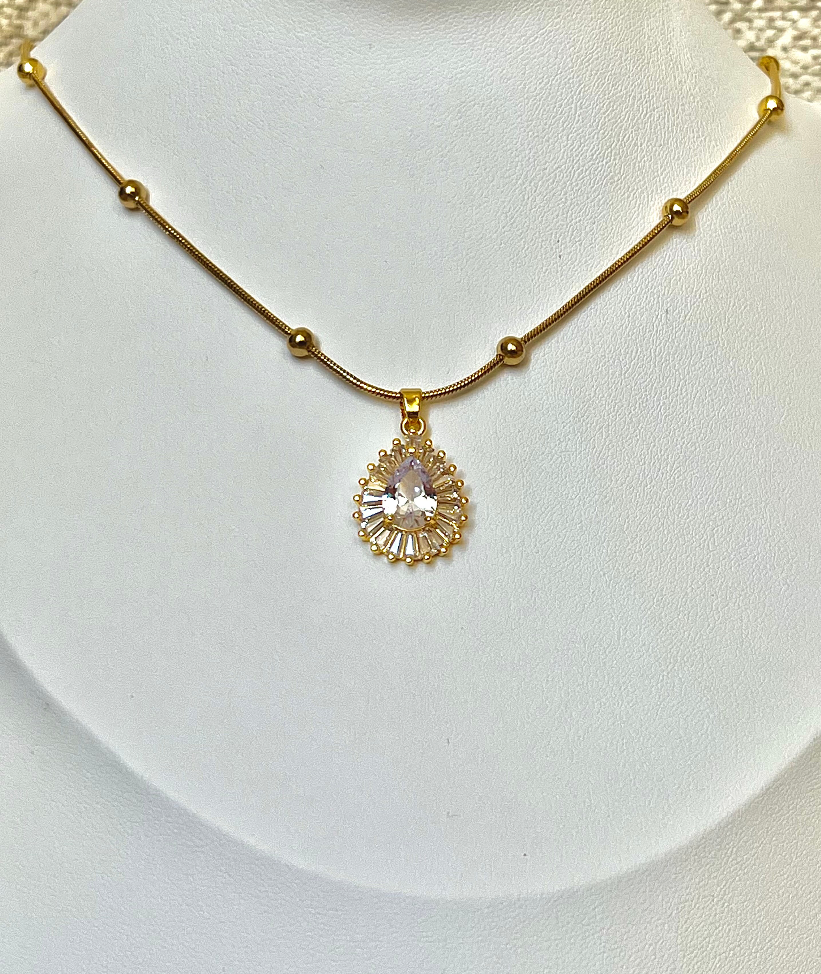Dorika Bead Drop Halskette