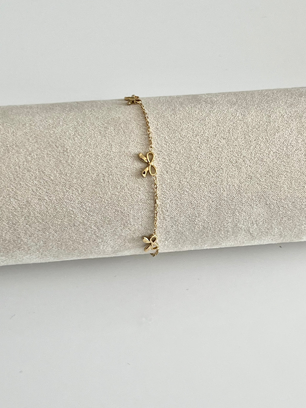 Tiny Bowtie Armband