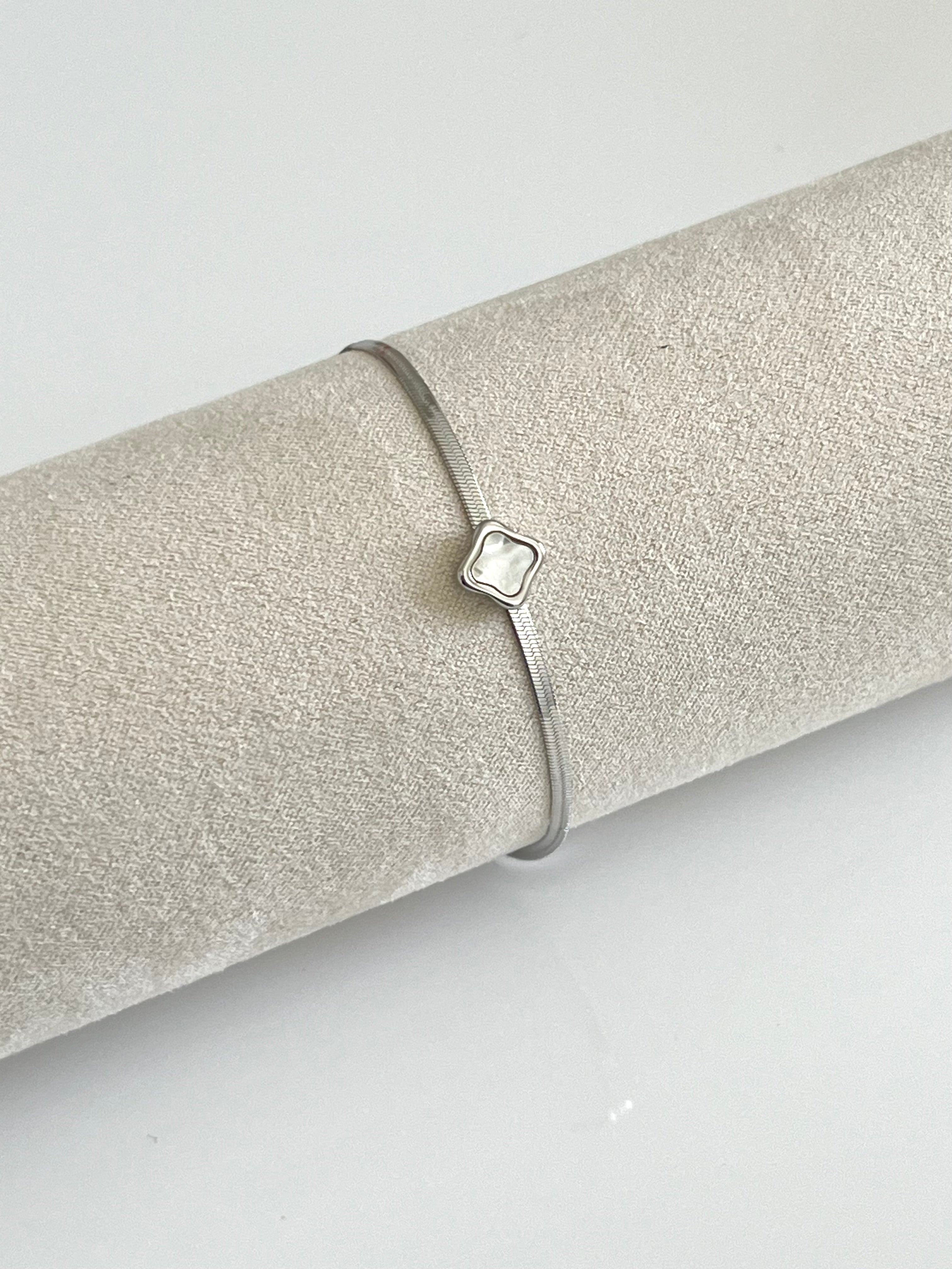 Shell Flower Armband