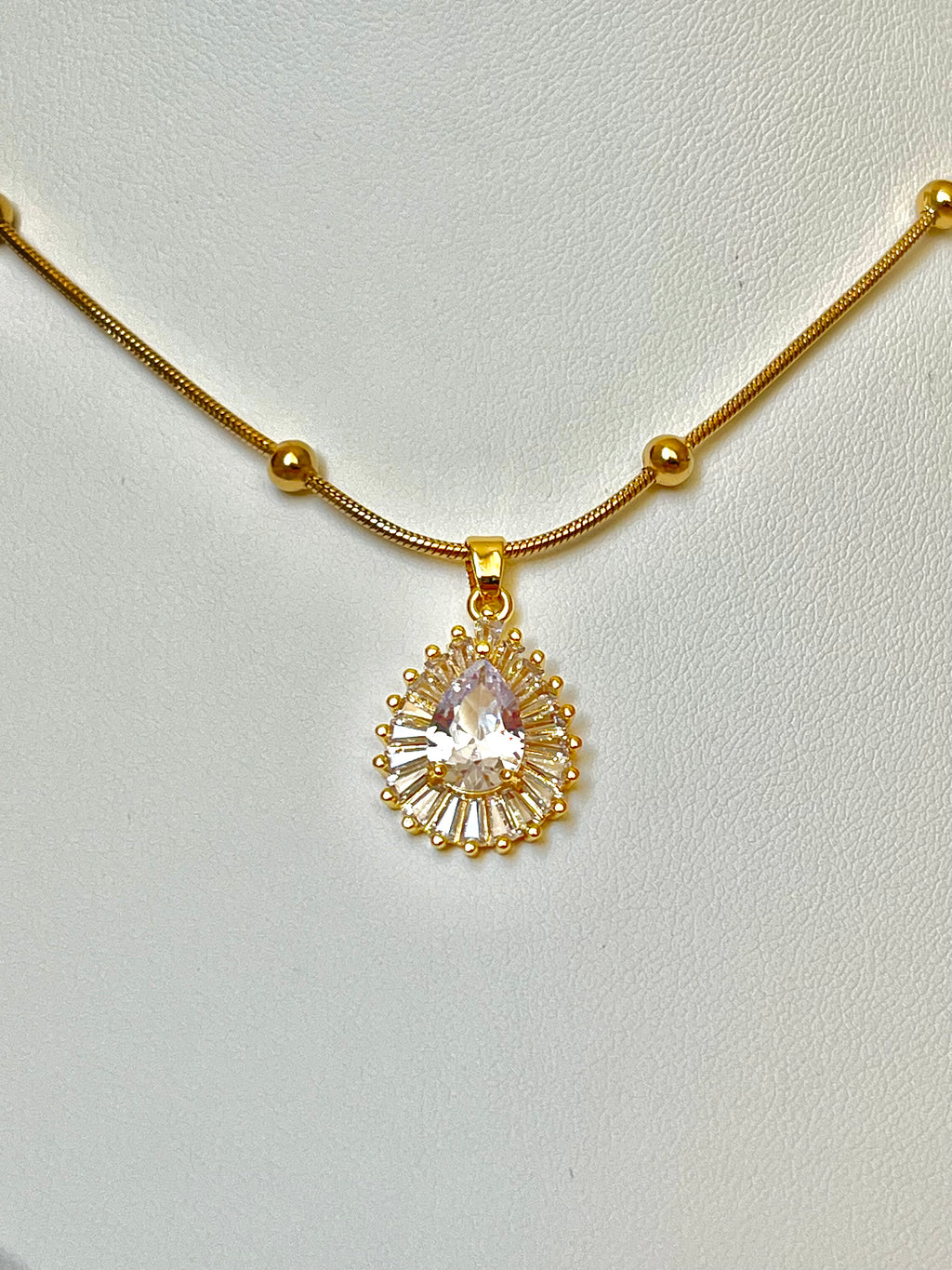 Dorika Bead Drop Halskette