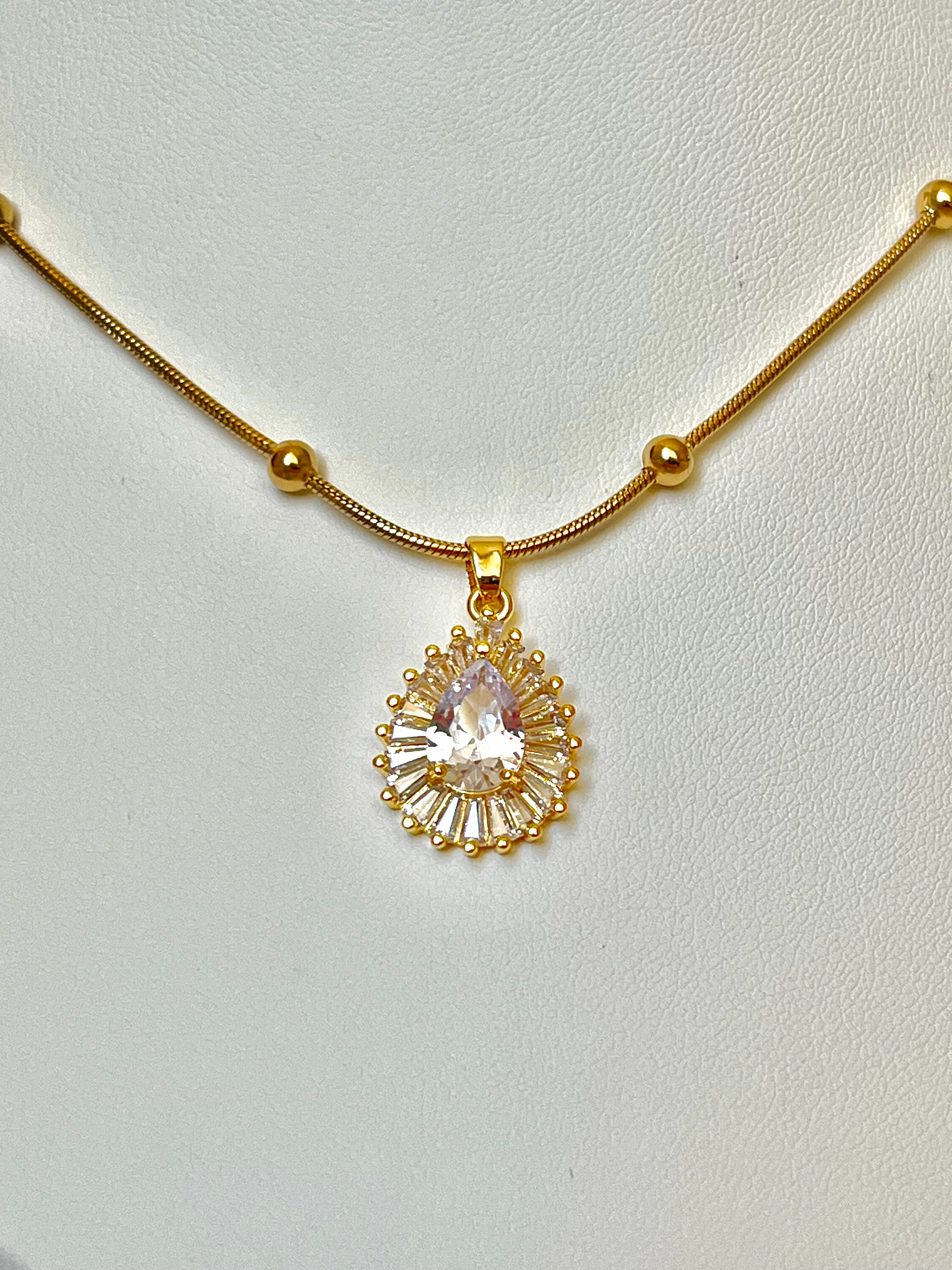 Dorika Bead Drop Halskette