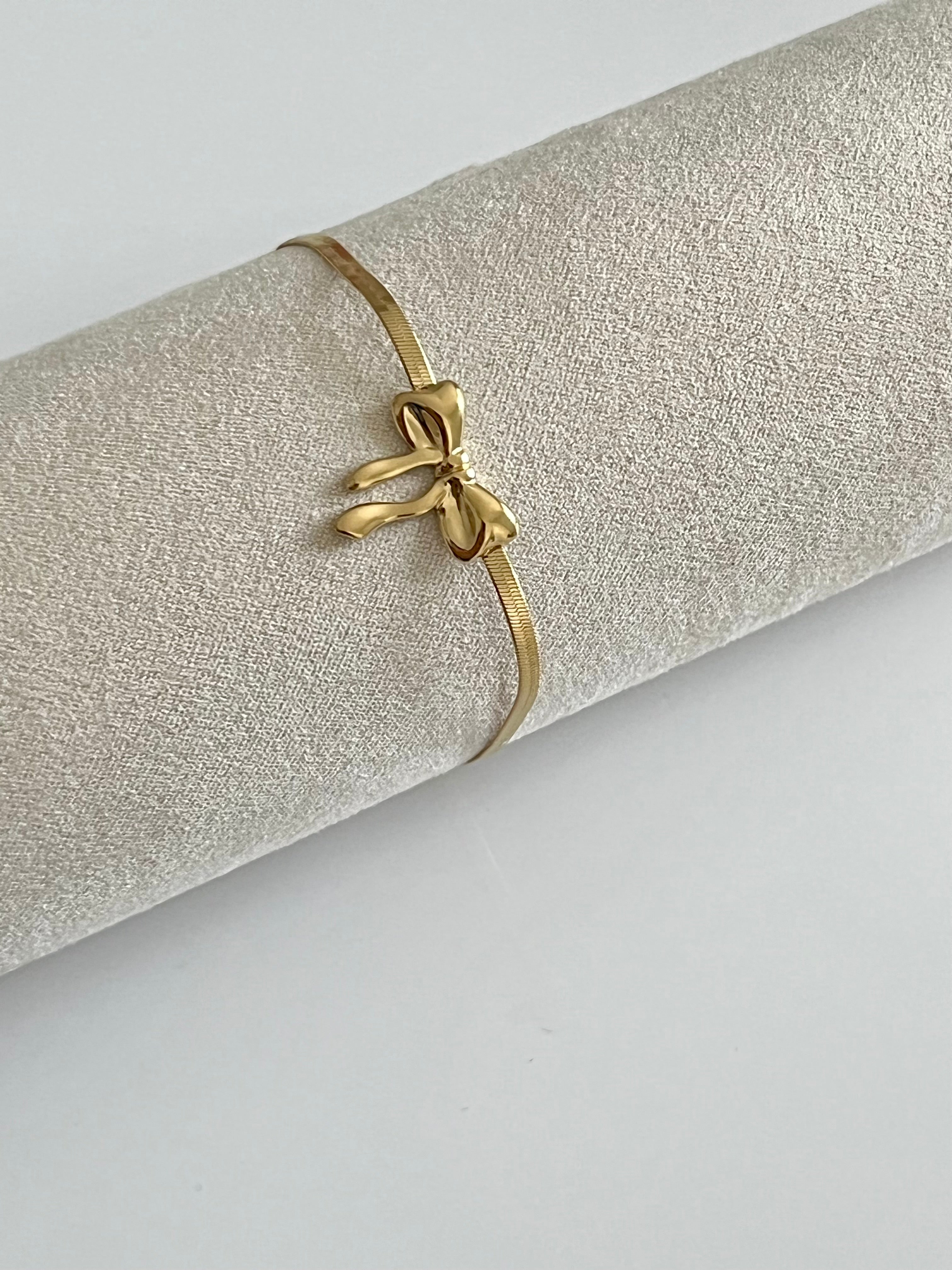 Classic Bowtie Armband
